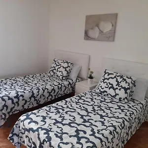  Apartment Maktub